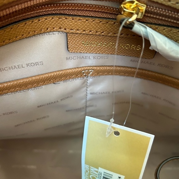 Michael Kors NWT Voyager Leather and Signature Printed Canvas Tote - Picture 11 of 12